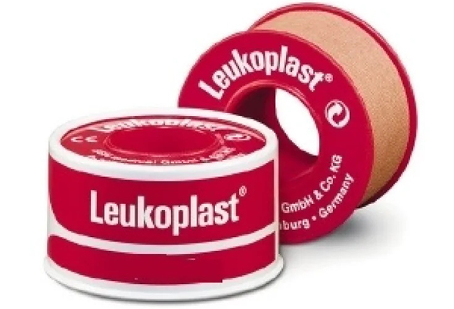 CEROTTO CHIRURGICO PERFORATO PER FISSAGGIO MEDICAZIONI IN ROCCHETTO LEUKOPLAST SUPPORTO VISCOSA COLOR PELLE MASSA ADESIVA CAUCCIU' OSSIDO DI ZINCO 1,25X500CM - Farmaciapacini.it