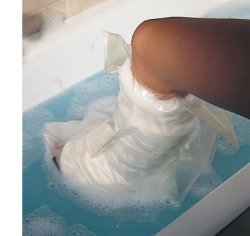 ACQUASTOP MEZZA GAMBA COPERTURA RIUTILIZZABILE PER LA PROTEZIONE, DURANTE LA DOCCIA O IL BAGNO, DEGLI ARTI CON GESSI E BENDAGGI - Farmaciapacini.it