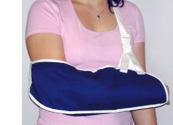 REGGIBRACCIO SEMPLICE MISURA MEDIA. CONSENTE L'IMMOBILIZZAZIONE IN POSIZIONE CORRETTA DEL BRACCIO NEI CASI DI SLOGATURE, TRAUMI ED INGESSATURE - Farmaciapacini.it