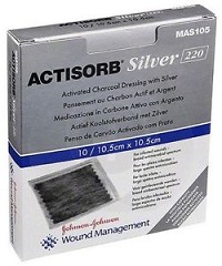 ACTISORB SILVER MEDICAZIONE IN CARBONE ATTIVO CON ARGENTO 10,5X10,5 CM 3 PEZZI - Farmaciapacini.it
