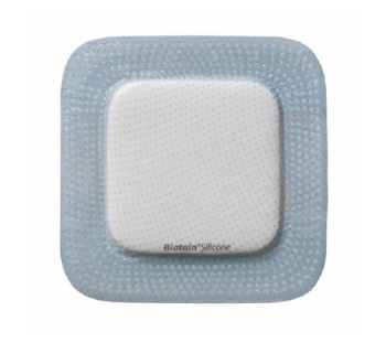 MEDICAZIONE BIATAIN IN SCHIUMA DI POLIURETANO CON BORDO ADESIVO IN SILICONE PER SACRO 15X19 CM 5 PEZZI - Farmaciapacini.it
